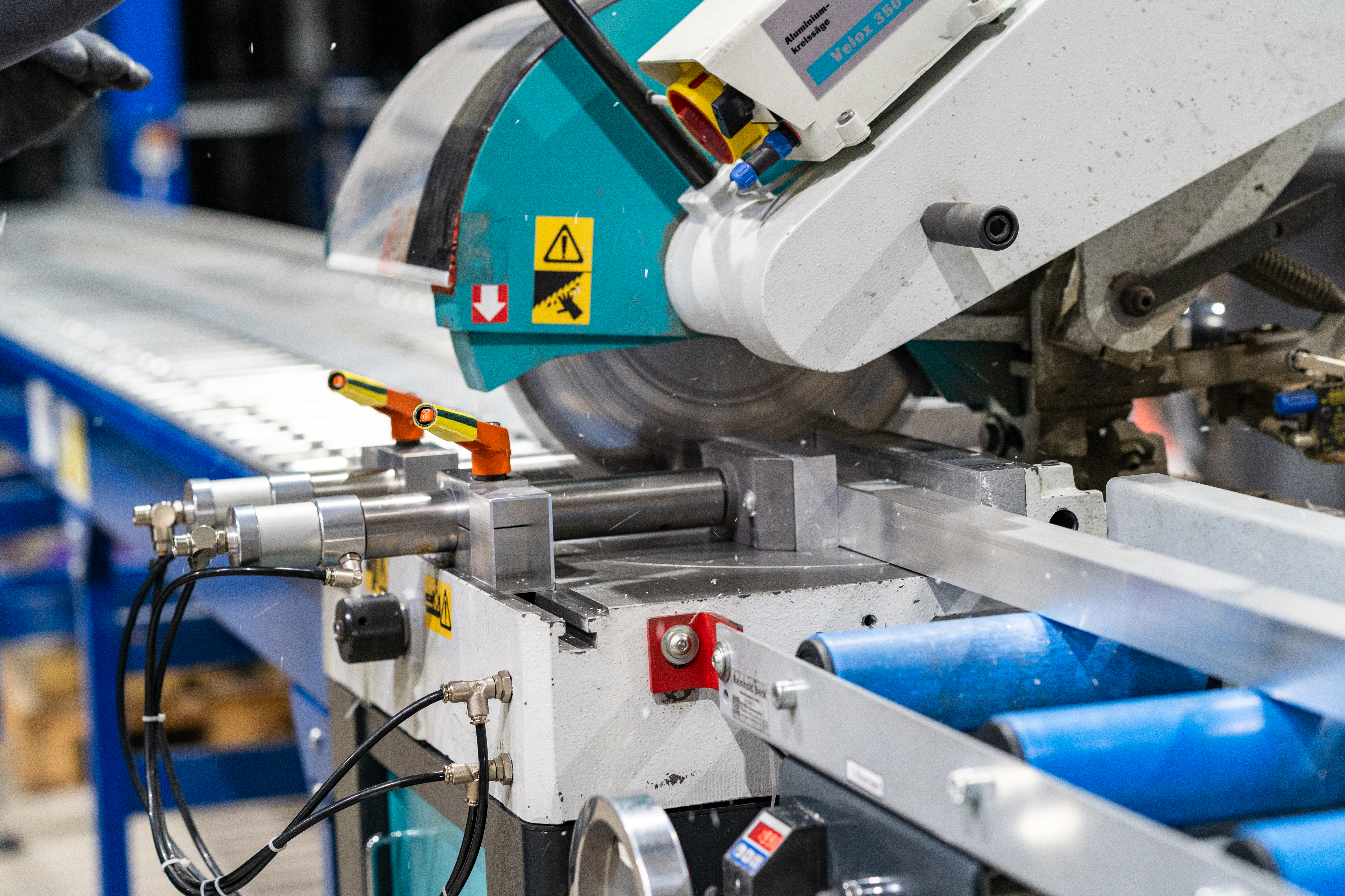 Metall nach Maß online Präzise Zuschnitte nach Ihren Vorgaben